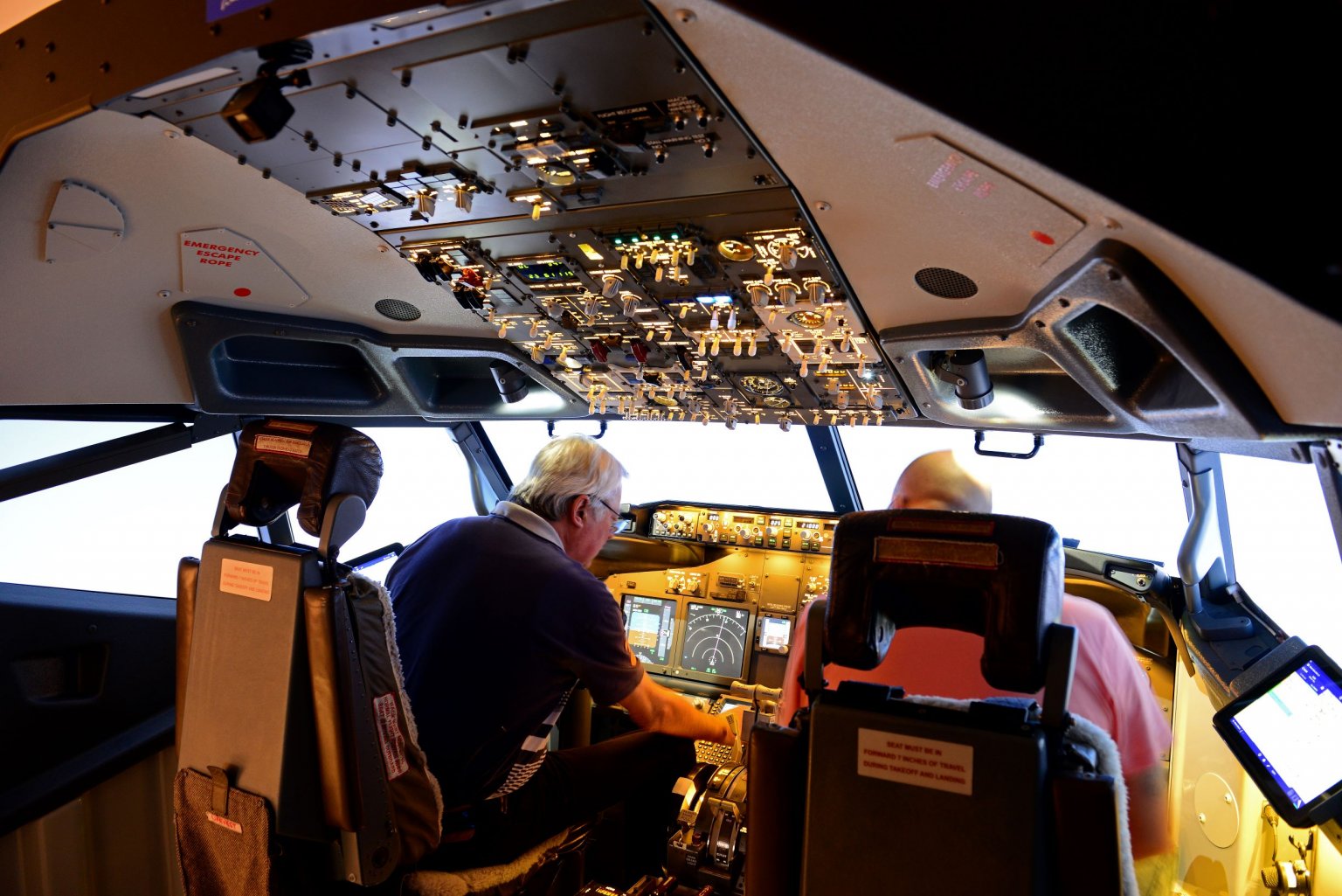 TrainingsCockpit B738 Simulation Crew Training